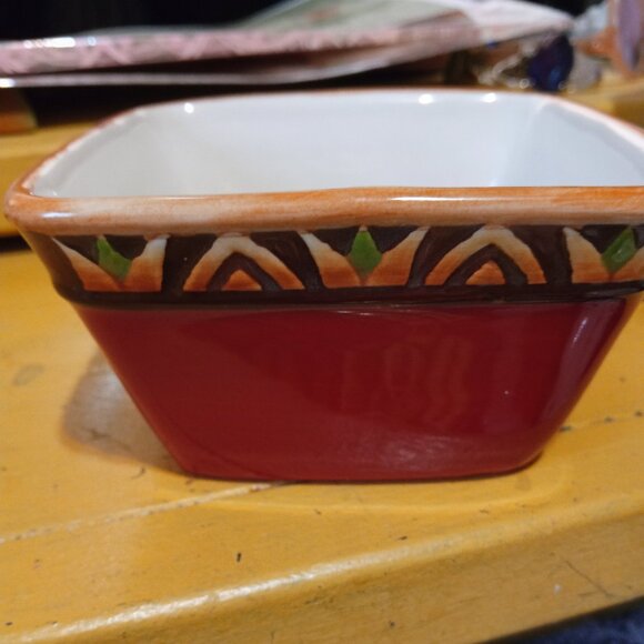 SMALL FITZ AND FLOYD DISH - Picture 1 of 4